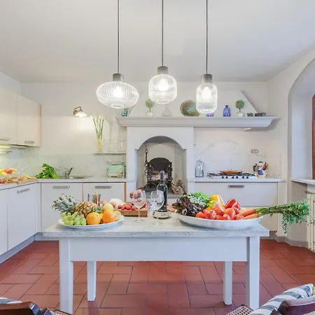 Cesare 4 Bedroom With Pool * Lucca